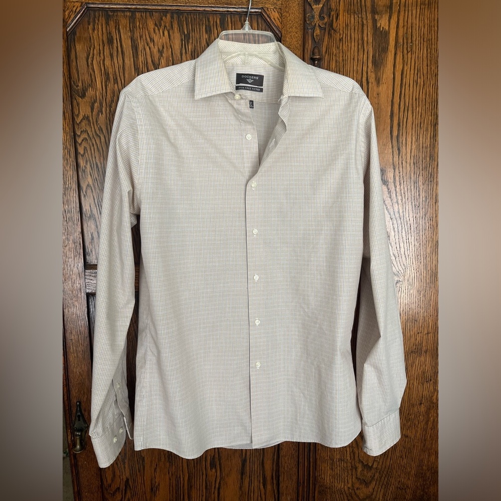 Dockers Iron free fitted men’s shirt medium 15/15 1/2